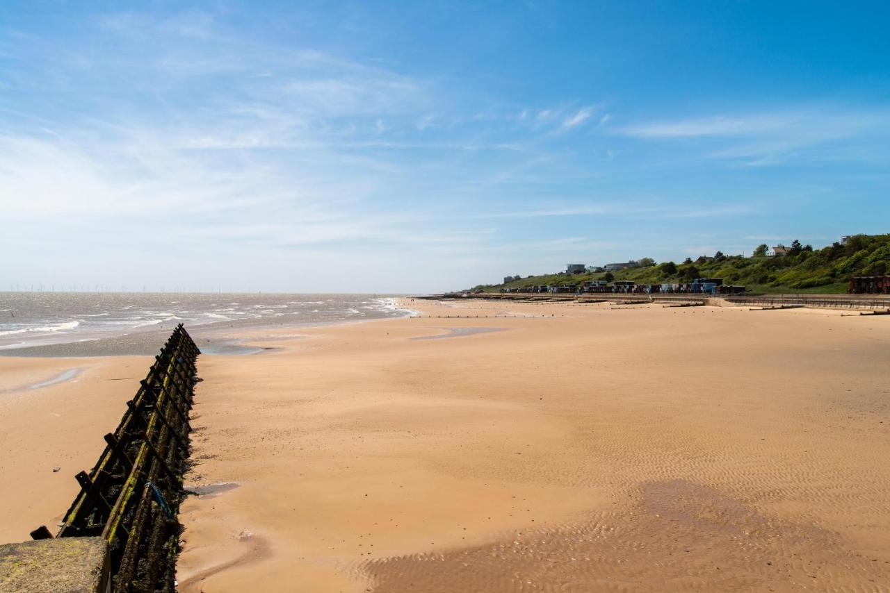 Hotel Caravan With Decking At Martello Beach Nearby Clacton-On-Sea Ref 29017Kv Zewnętrze zdjęcie